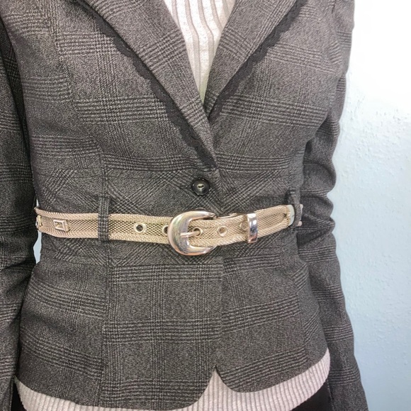Lightweight Blazer with Pin and Belt XS - Picture 6 of 7